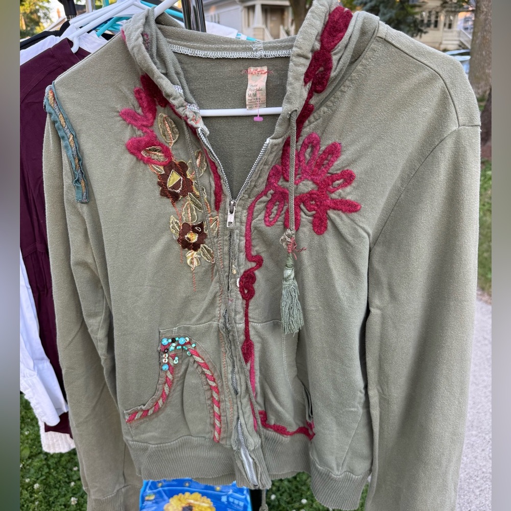Free People VINTAGE Y2K zip hoodie!
